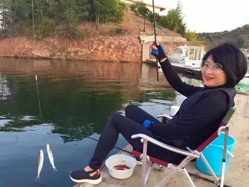  岛上的破：40岁中年大叔，买下一座岛，将岛上破屋改造成豪宅，让人羡慕