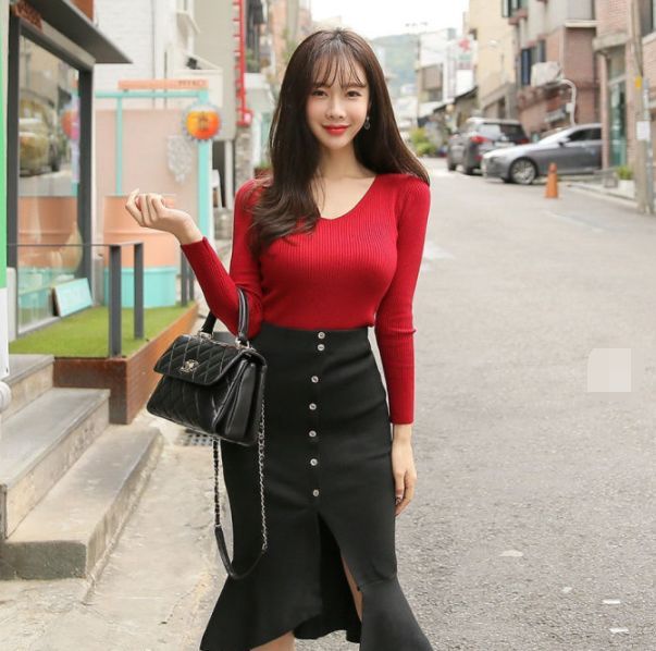 浪漫优雅的紧身裙小姐姐，线条轮廓很有吸引力！