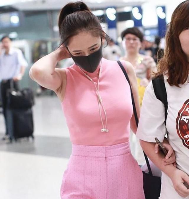 当82斤周迅与106斤陈乔恩同穿背心，网友：打死也不减肥了！