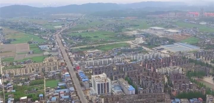  「高铁站」中国最牛的县，拥有14座火车站、3座高铁站，竟然还有