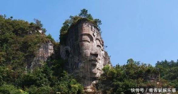 师徒二人普度众生，徒弟凿出“乐山大佛”，师傅的另一座却未完工