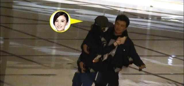  【避讳】39岁宋佳罕见与男友一起现身，喝到烂醉与男友公开搂抱毫不避讳