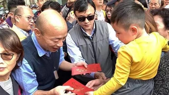 要过年了!他们千里奔袭“走春”，韩国瑜呢?