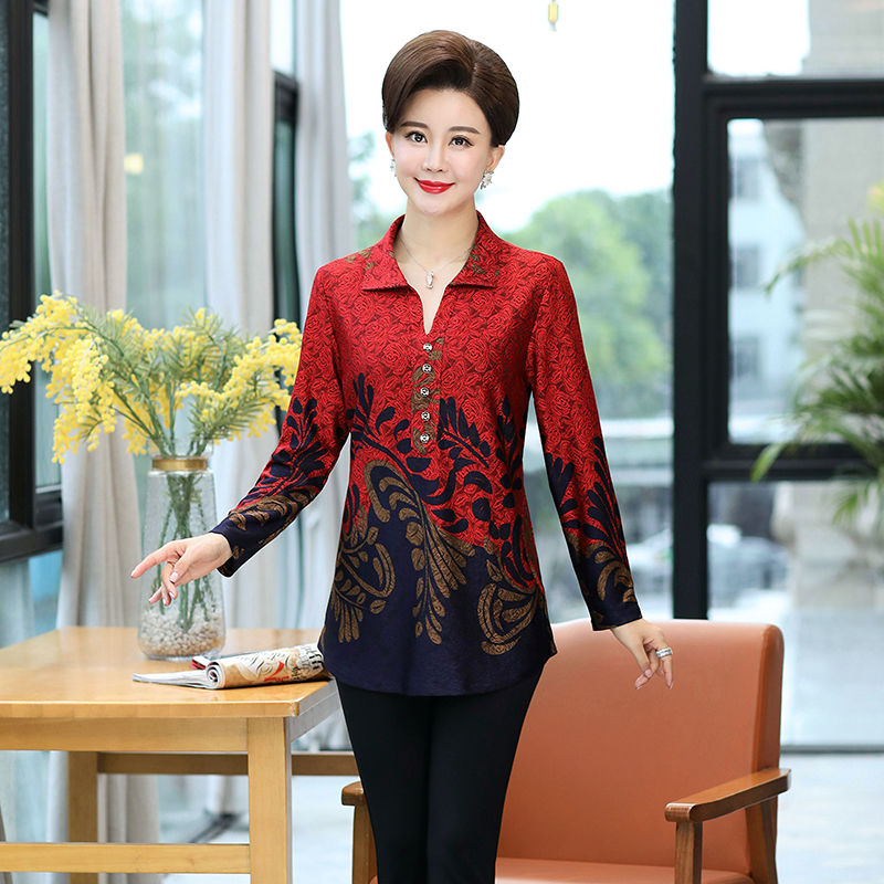 经济允许的话，穿下面的上衣出门，70后女人穿比00后还美嫩