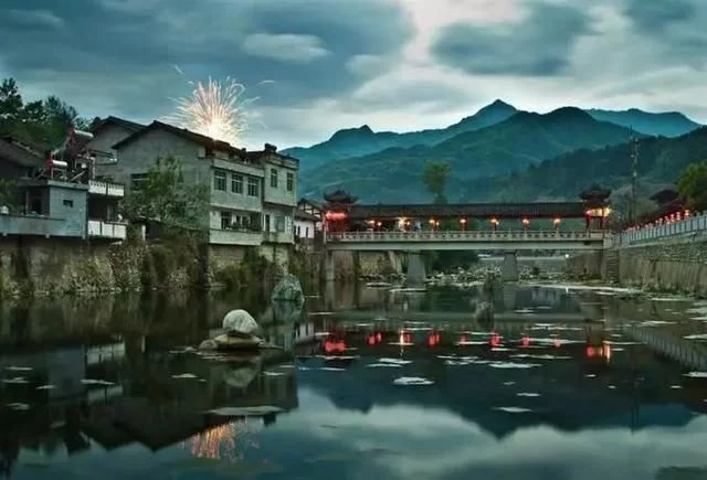 旅游必去的20个古镇,想去静静地待几天【2020热门旅游景点】