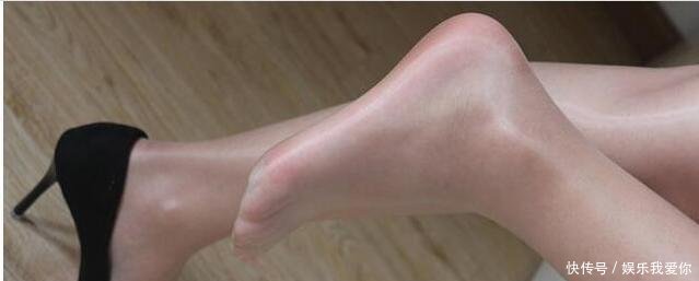 尖头细高跟鞋，走路姿势有着美感的趋势哟！