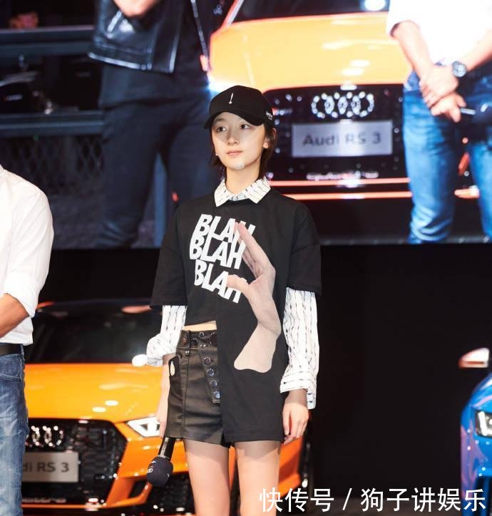 周冬雨胆真大, 军绿色外套配阔腿七分裤, 网友: 看完我都沉默了