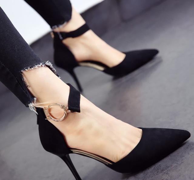 再娇小的女生,穿上高跟鞋也可以有模特的既视感