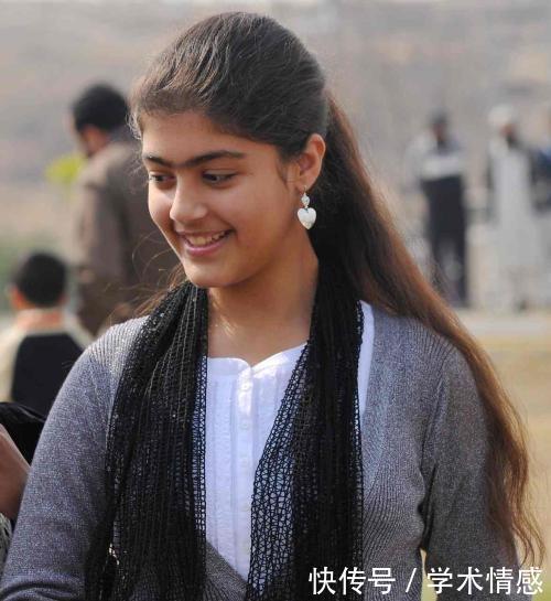 千万不要去摸巴基斯坦女孩的手，特别是已婚男子，否则你会后悔的