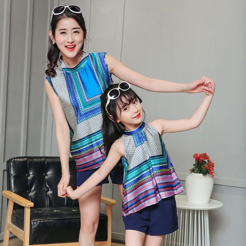 李小璐和甜馨的母女装亮瞎眼!暑期出游如果这样穿，回头率百分百