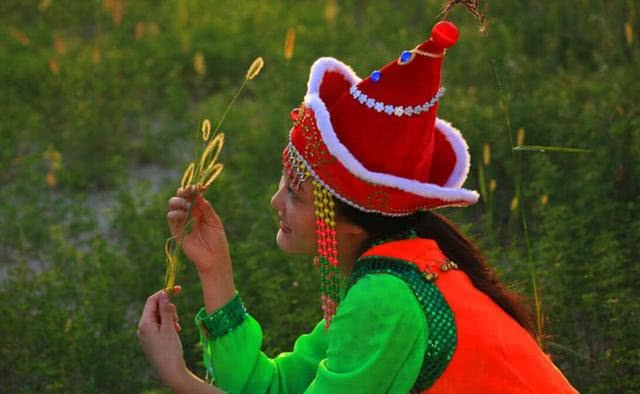 大量外蒙古美女涌进中国，她们都依靠什么生活？原来是做这项工作