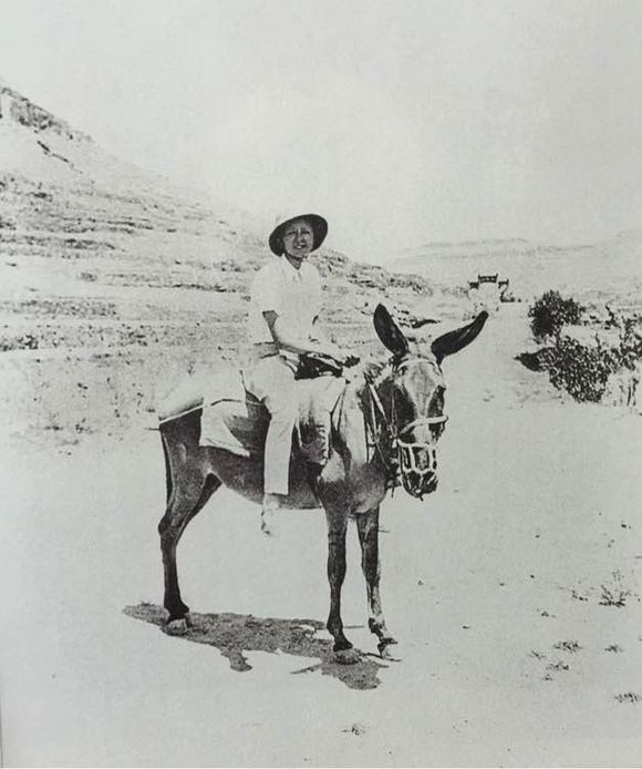  工作：林徽因35张工作照，很是珍贵！每一张都很美！