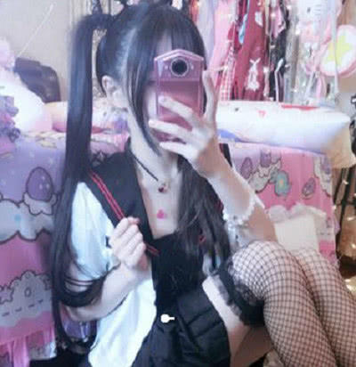 蔡萝莉毕业照流出,和直播时判若两人,蔡萝莉回应:有人想“搞”