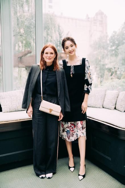 纽约时装周古力娜扎阿汤嫂比邻而座全程无互动，被孤立的中国小花