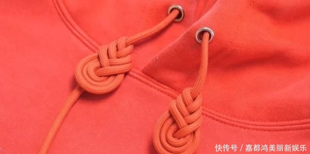漂亮:今年最流行的卫衣绳子打结法,既漂亮又个性,方法简单一学就会!