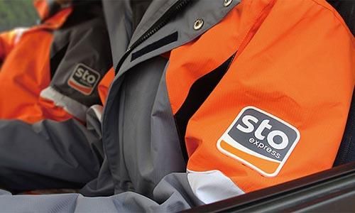 从厂妹到百亿身家，她被称为中国“快递女王”