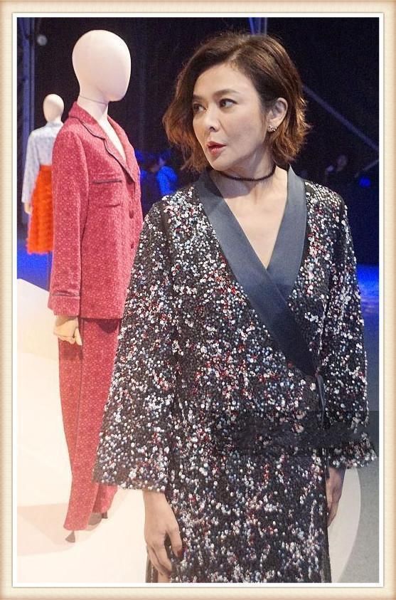 当55岁张凯丽遇上55岁关之琳,才知道保养与不保养的差距有多大!