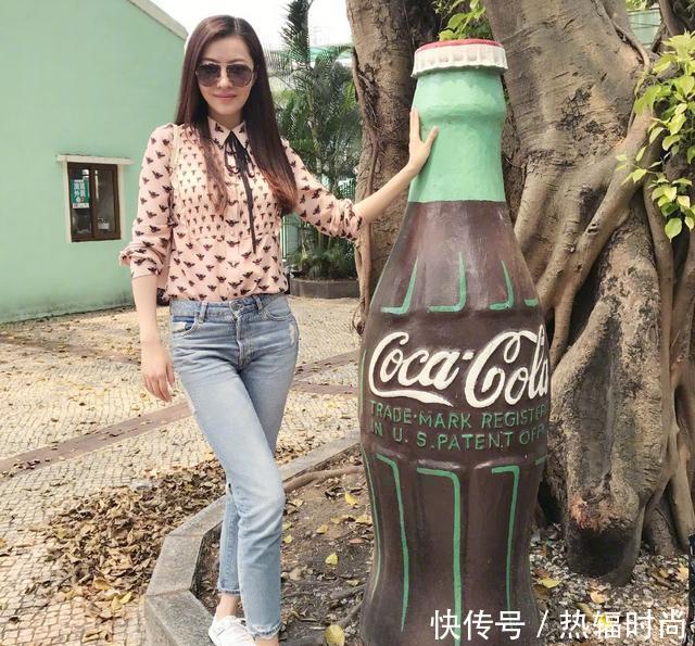 陈妍希一家三口现身机场, 大家却被她脚上的鞋子圈粉, 真心好看