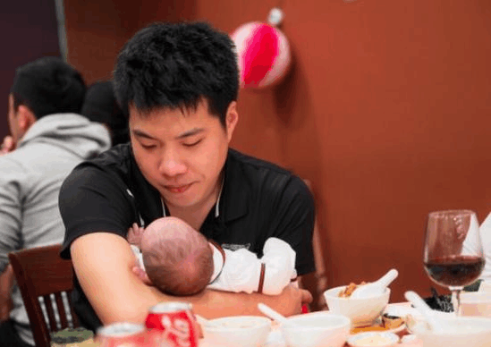 黄毅清宣布退出微博,但最后一句话又打自己脸!网友:认怂了?