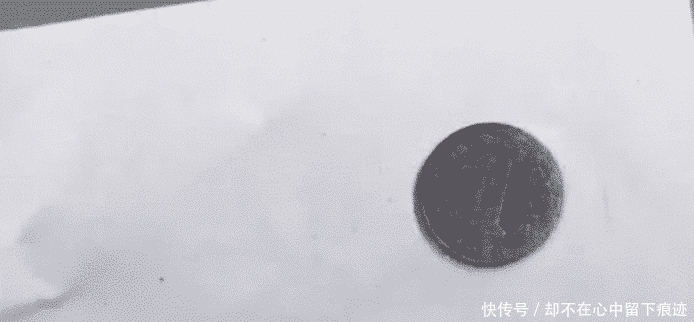  「边上」身份证复印时，边上放1枚硬币有什么用