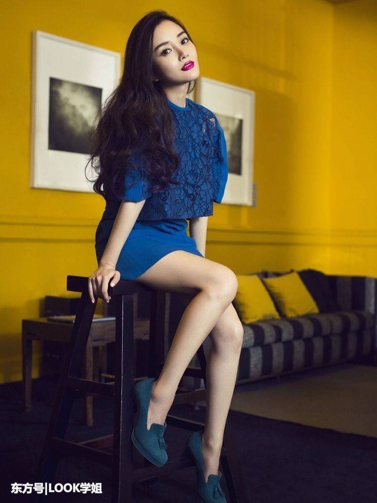 李小璐为了赶时髦，卫衣剪个洞却被吐槽裤子太破，网友：真会玩