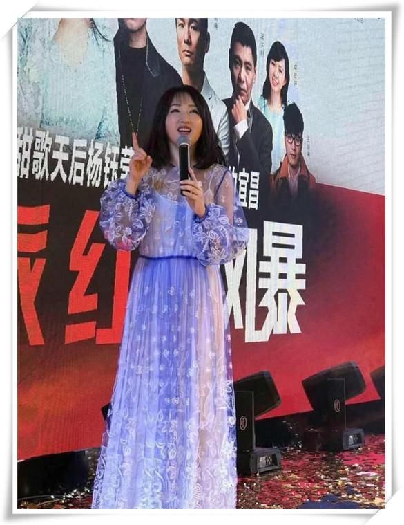 47岁杨钰莹嫩出天际!一条白色纱裙满屏仙气,网友:只有17岁吧!