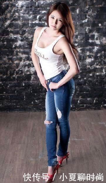 紧身裤穿出优雅气质与身姿,大秀纤细美腿彰显青春魅力!!