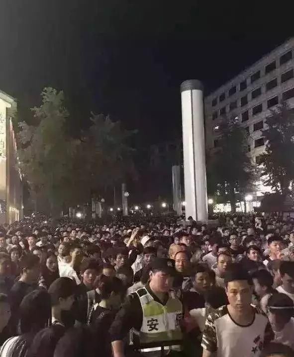 十一长假,看看前方摄影师拍的这些照片,我不厚道地笑了