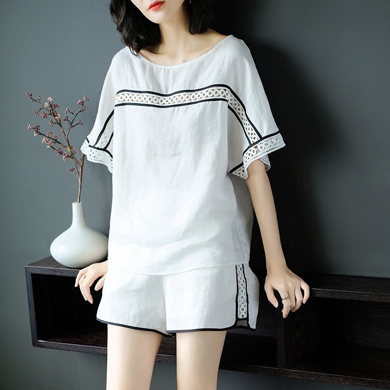 洋气女人夏季从不穿连衣裙,短裤套装+高跟鞋,走街上回头率爆表