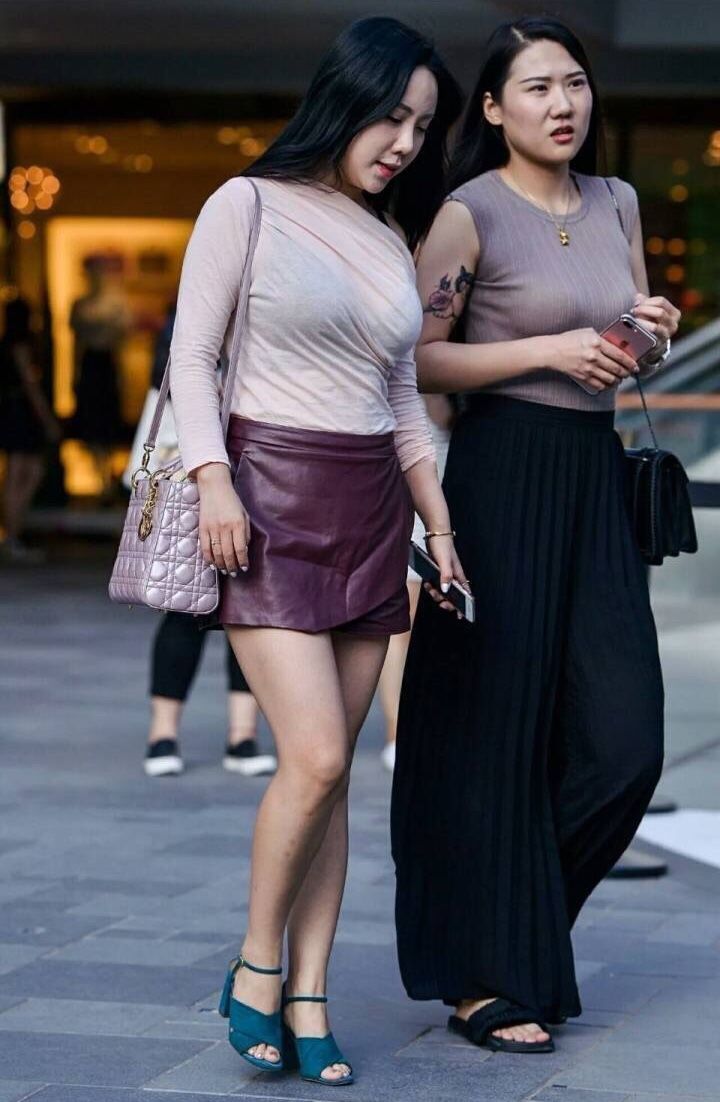 街拍路人，引领时尚潮流不一定只是明星，试一试说不准你更有魅力