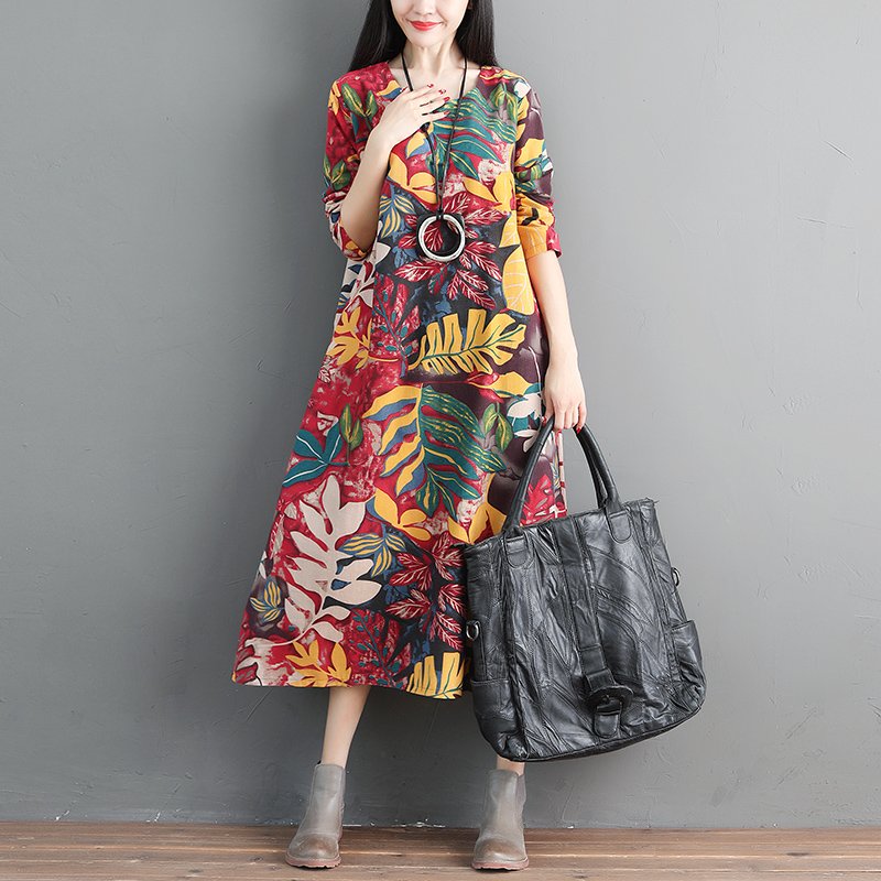 别傻傻穿打底裤了!今秋流行棉麻裙+平鞋,适合45-60岁女人