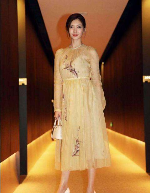 有一种高跟鞋叫江疏影的高跟鞋,一般人驾驭不了,网友:恨天高