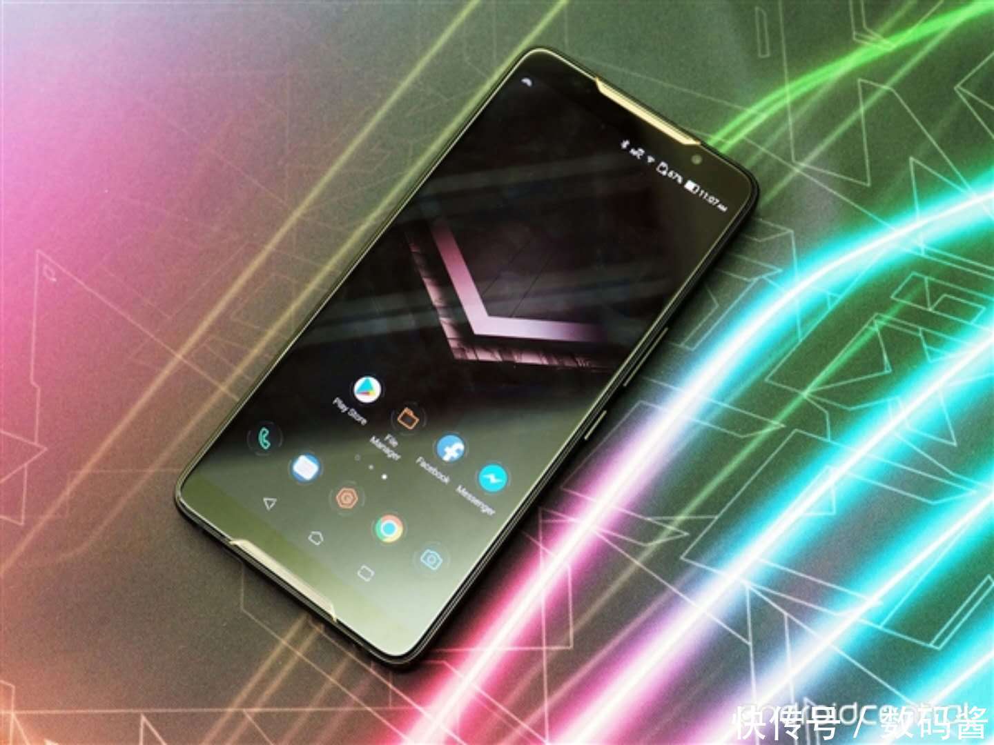 华硕ROG Phone电竞王者,配备高通骁龙845还