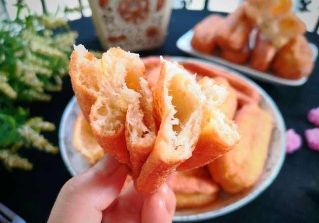  #全错#炸油条用发孝粉、苏打全错，炸油条店主教你恰当作法，金黄色松脆