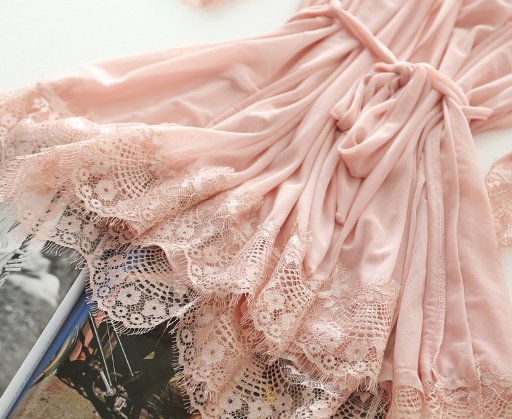 还在穿“秋衣布料”的睡衣?国产材料“蕾冰丝”,穿在身上太迷人