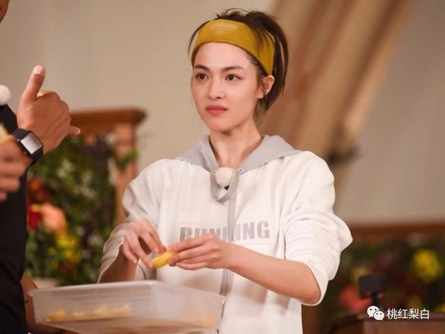 被誉为最美高级脸的钟楚曦，直播卸妆洗脸!