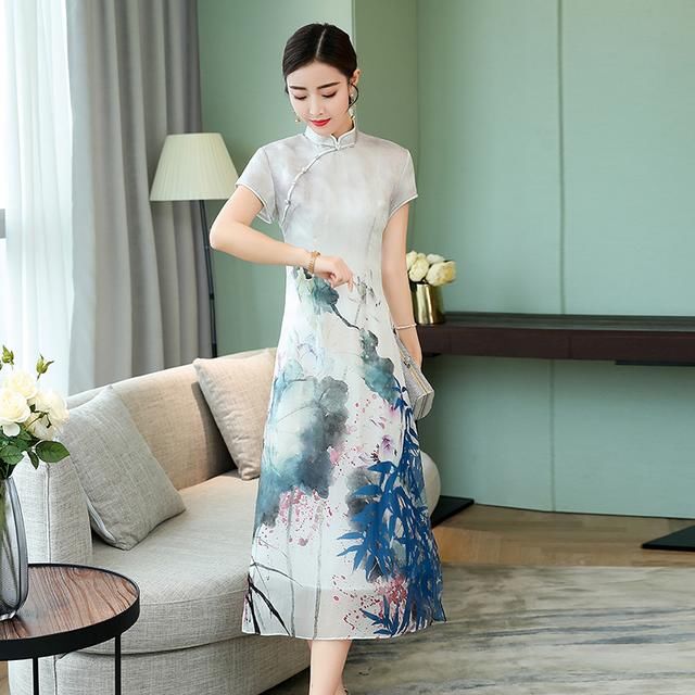 美国一名模特穿手绘“裤子”出门，一天下来，竟无一人发现异常！