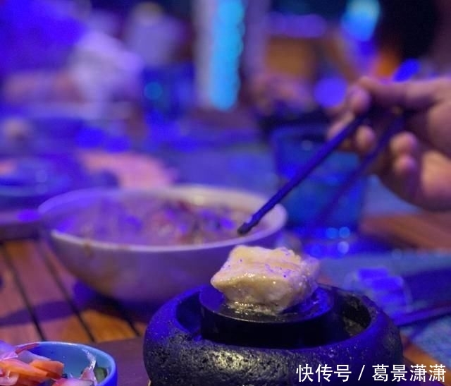  那一刻：在600多平的别墅房睡一晚是啥感觉？推开门那一刻就知道没白来