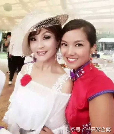 她连做手术都要化妆 63岁却活得像少女