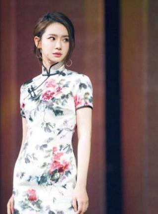 女星们的旗袍装，刘亦菲、baby、戚薇的都不如她的让人惊艳！