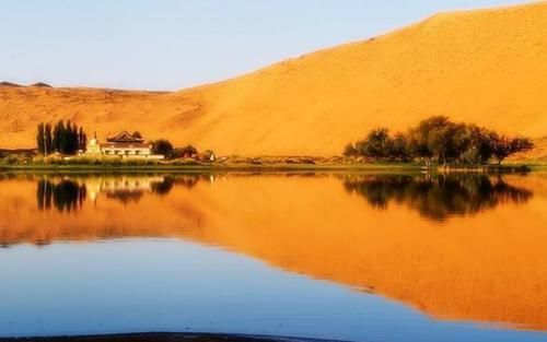 中国最“孤独”寺庙，屹立沙漠中200年，没网没电仅一人在坚守