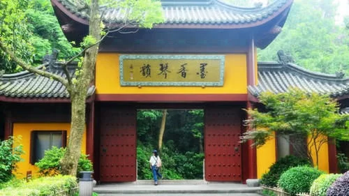 我国“最灵验”的4座寺庙:哪个离你最近呢,有空去祈福吧!【2020热门旅游景点】