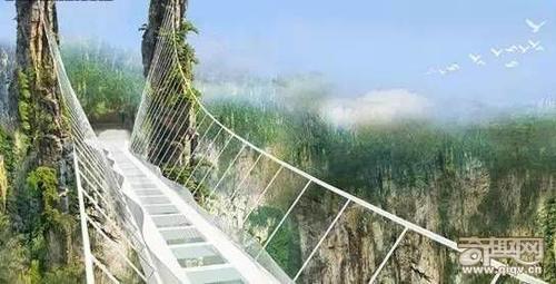 世上最长全透明玻璃桥开放!美女吓尿说：谁背我过去，就嫁给他！