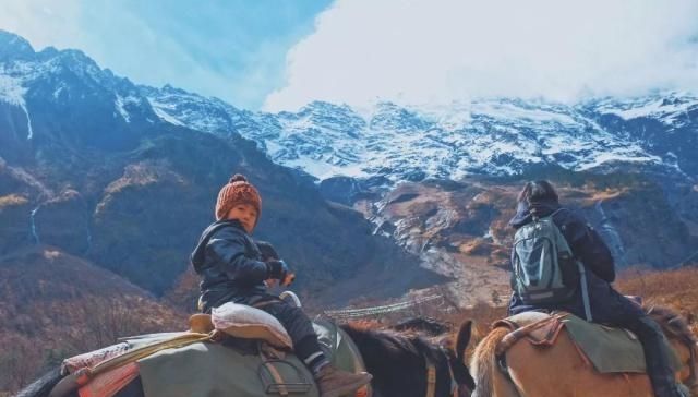 天堂向左,雨崩向右。不去天堂,就去雨崩