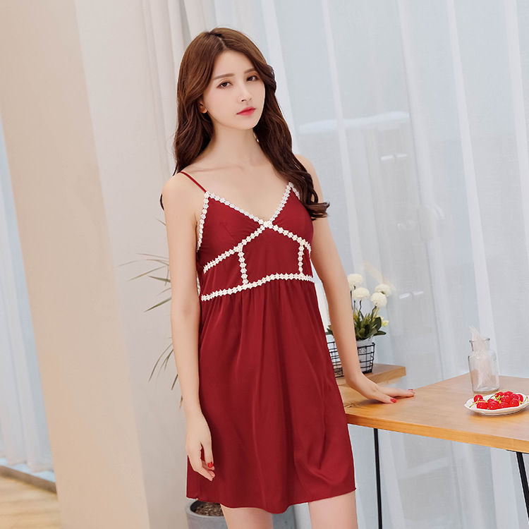 女人太丰满怎么了?睡衣穿在家一样能举手投足充满女神范，美腻了