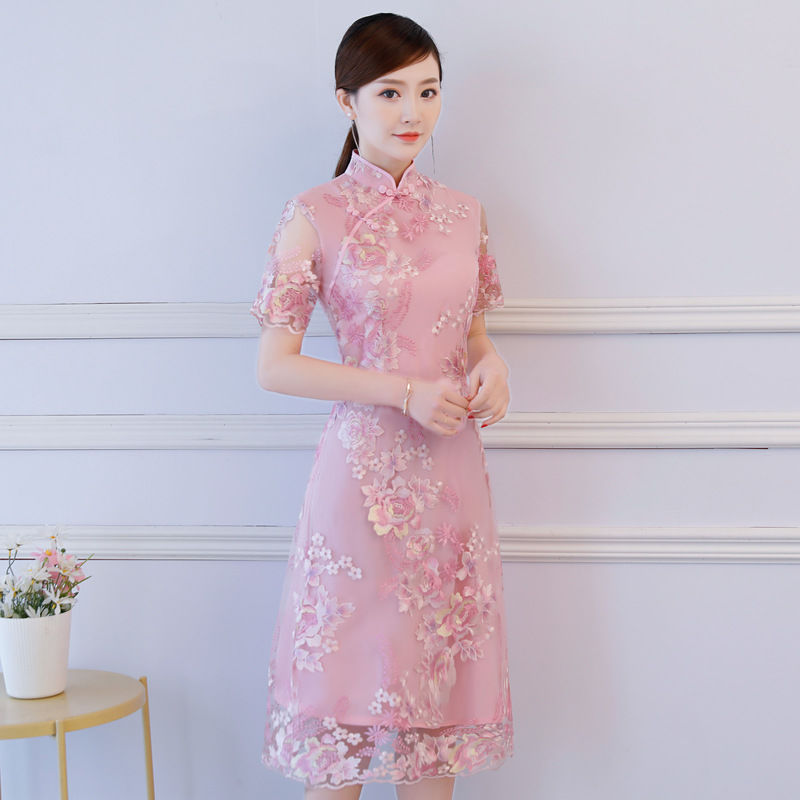 一直很紧俏的改良旗袍:终于走入市场，老婆穿上:回眸一笑百媚生