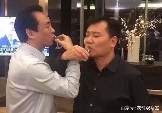 最会赚钱的江苏首富，一天净入3300万，还从马云身上拿走150亿