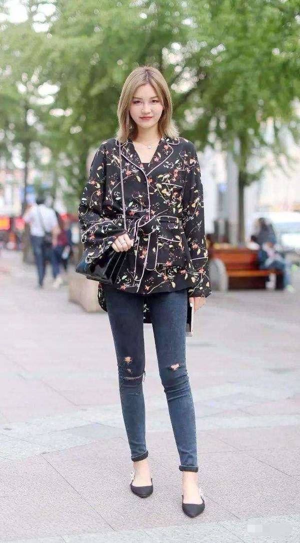 街拍：偶遇高个子大长腿美女小姐姐，一个比一个颜值高！