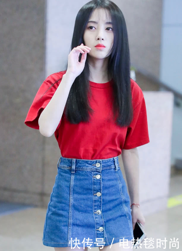 鞠婧祎也是绝了，居然因头发多了几撮呆毛，妙变病娇少女！