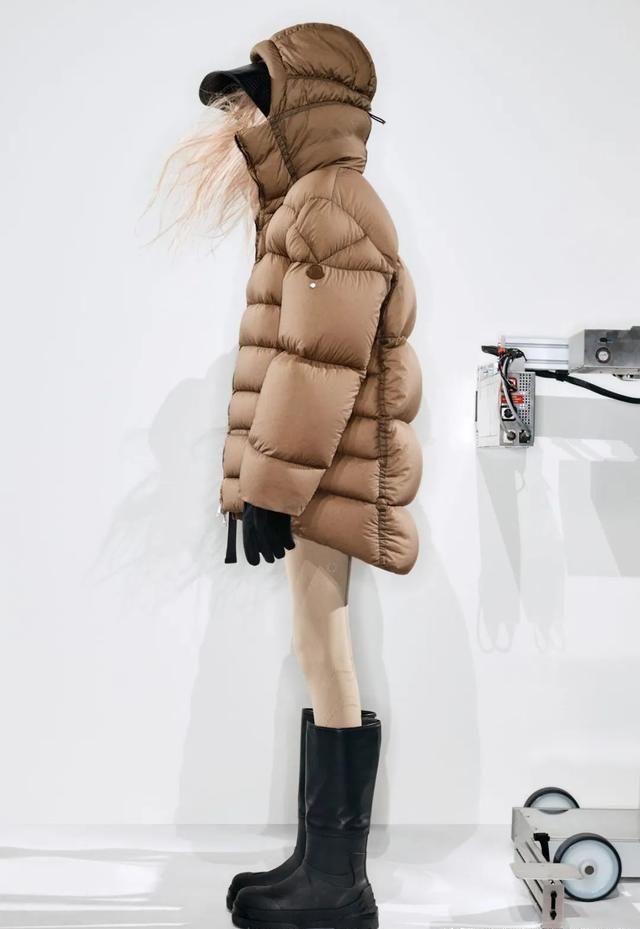 设计师@2020秋冬 Genius 系列：多个天才设计师的合作系列，MONCLER